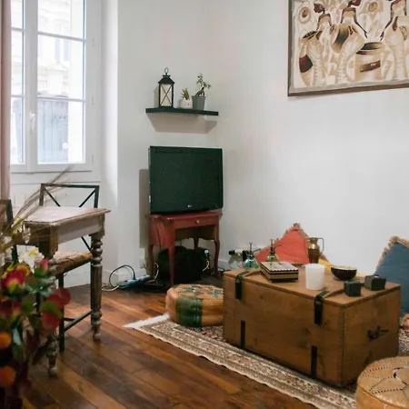 Apartamento Charming Flat In The Heart Of *