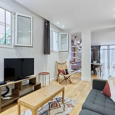 Apartment Charming Flat In The Heart Of Paris