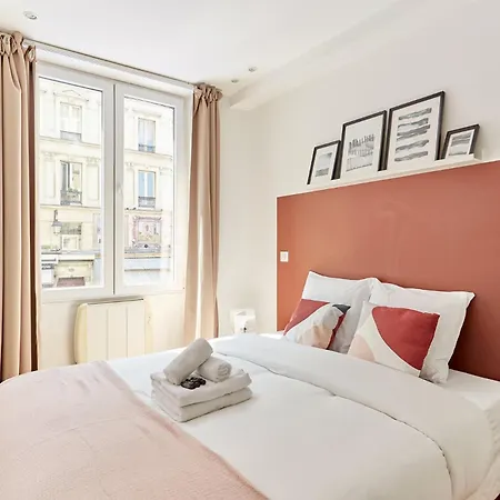 Charming Flat In The Heart Of Paris