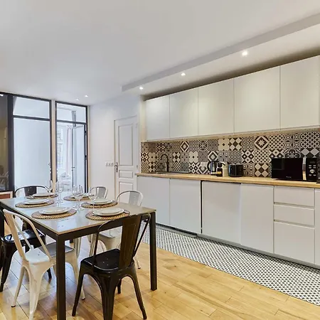 Charming Flat In The Heart Of * Paris
