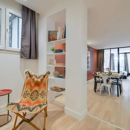 Apartamento Charming Flat In The Heart Of
