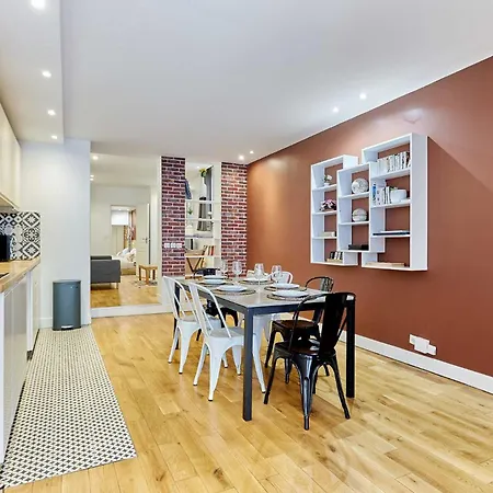 Charming Flat In The Heart Of Apartment